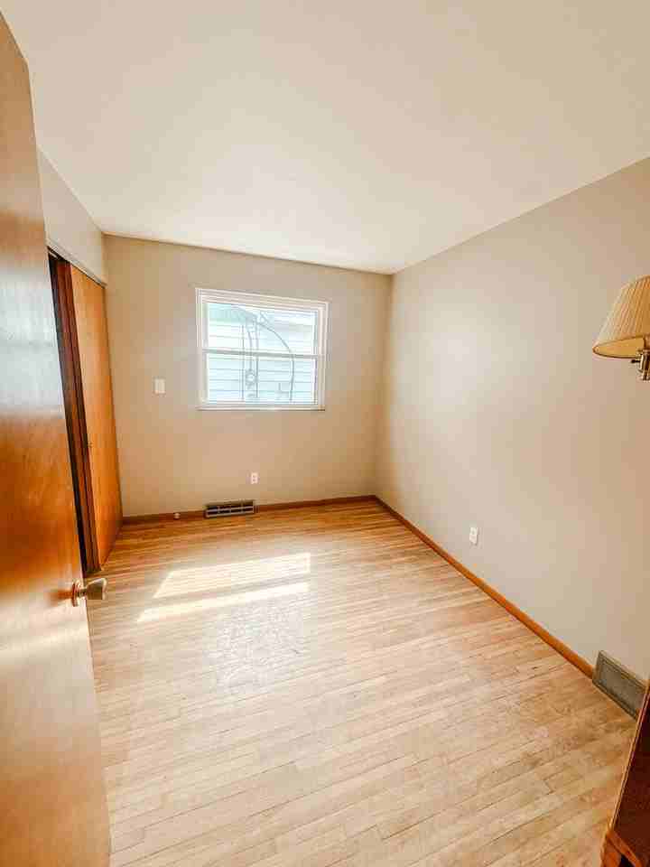5617 Fenwick Dr - Photo 5 of 6