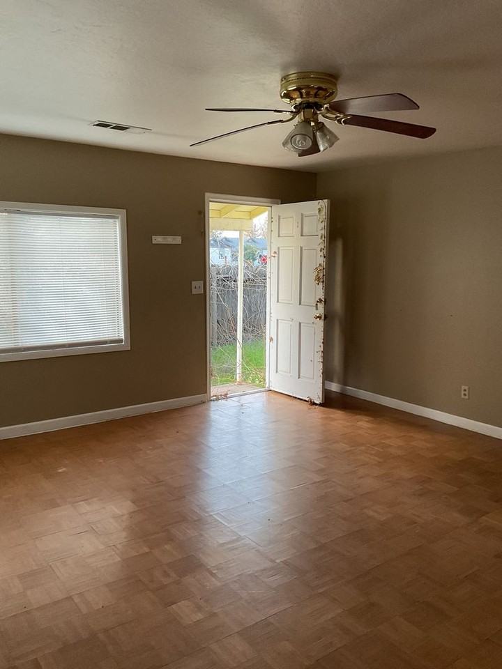 5303 Happy Valley Rd - Photo 3 of 6