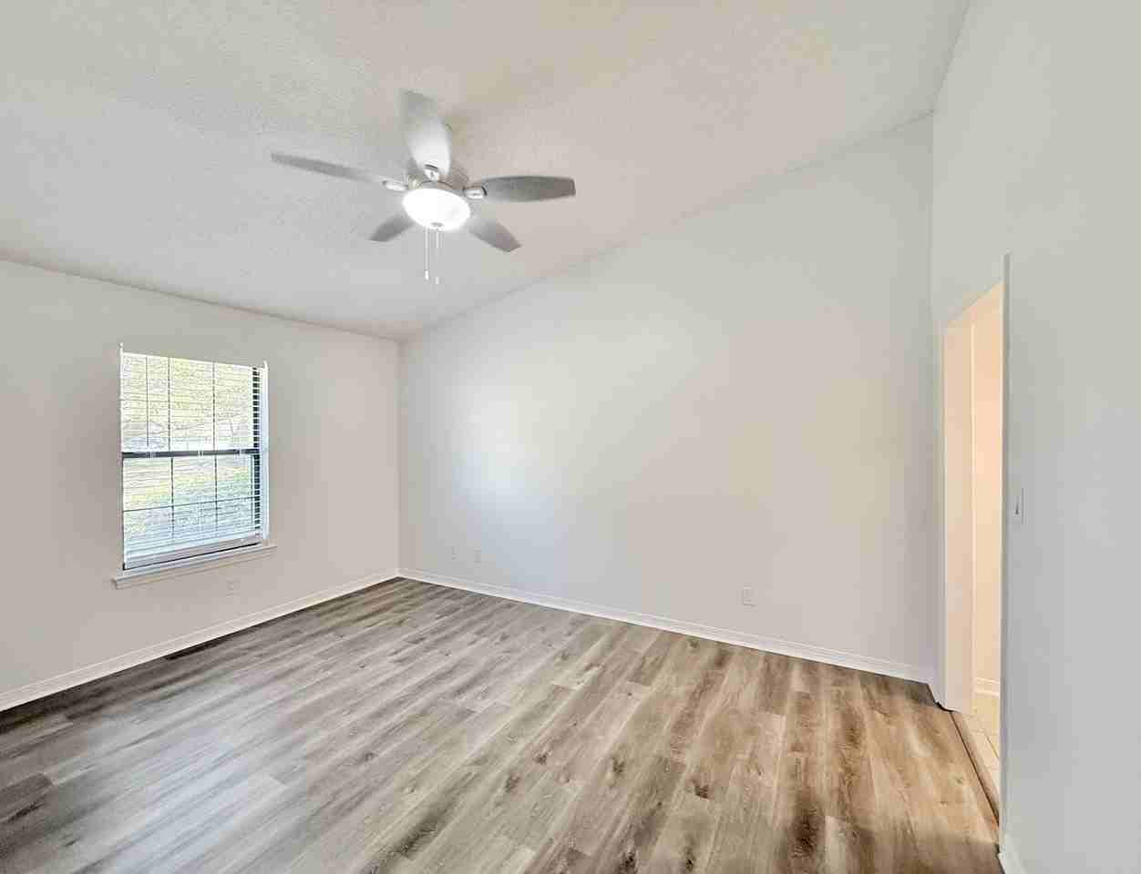 4424 Bellview Ave - Photo 6 of 12