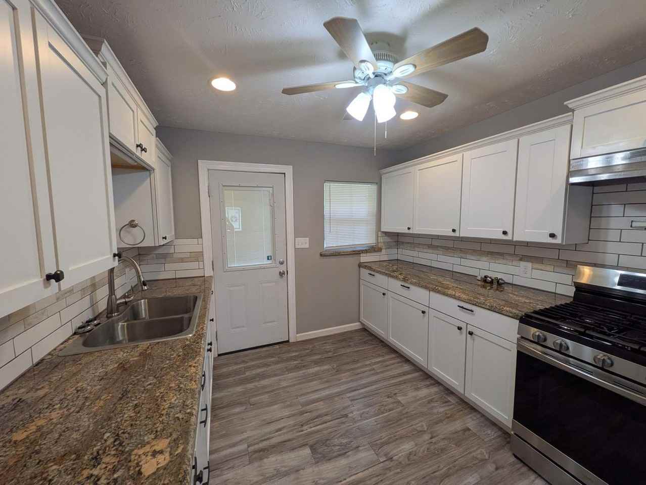 310 Camellia Ave - Photo 5 of 10