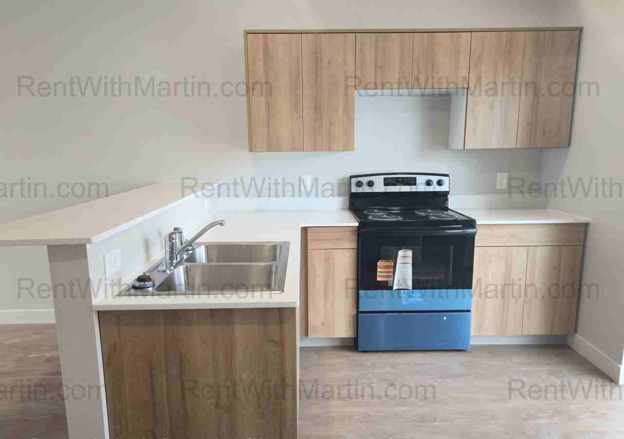 136 Janney Ave - Photo 4 of 18