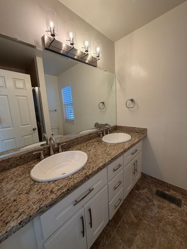 6357 Joaquin Murieta Ave - Photo 7 of 11