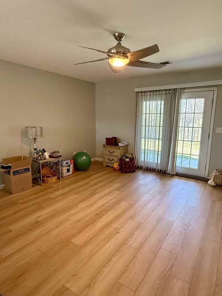 318 16th Street Cir - Photo 3 of 16