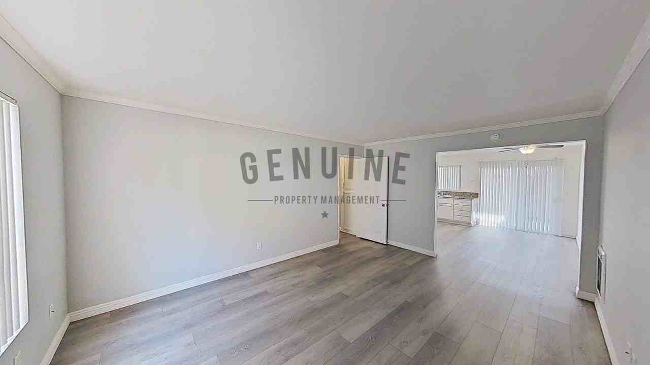 3523 W Savanna St - Photo 2 of 29