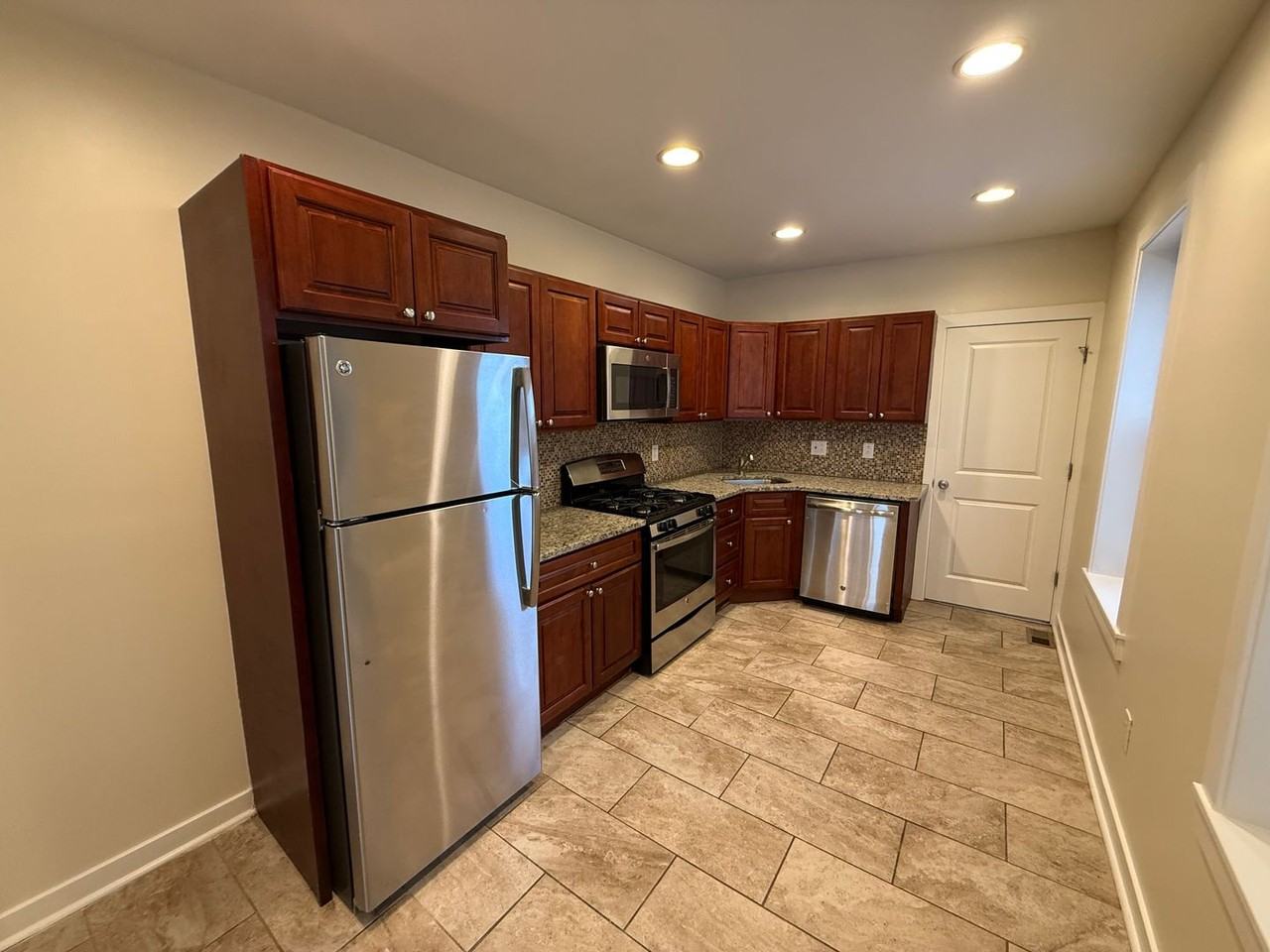 1249 W College Ave - Photo 3 of 14