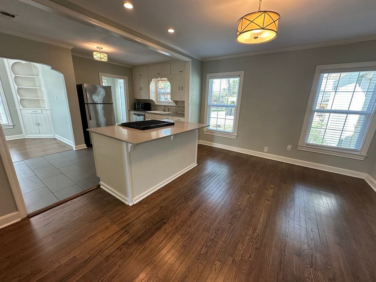 514 E Charnwood St - Photo 6 of 33