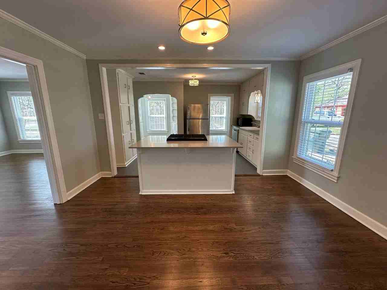 514 E Charnwood St - Photo 7 of 33