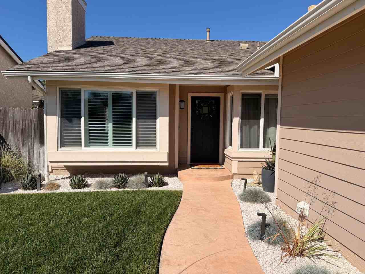 5255 Goldenridge Ct - Photo 3 of 29