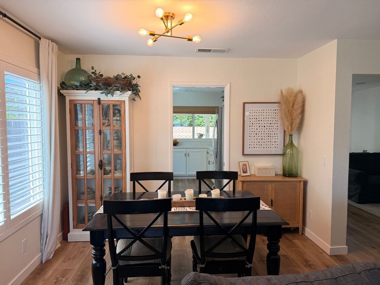 5255 Goldenridge Ct - Photo 4 of 29