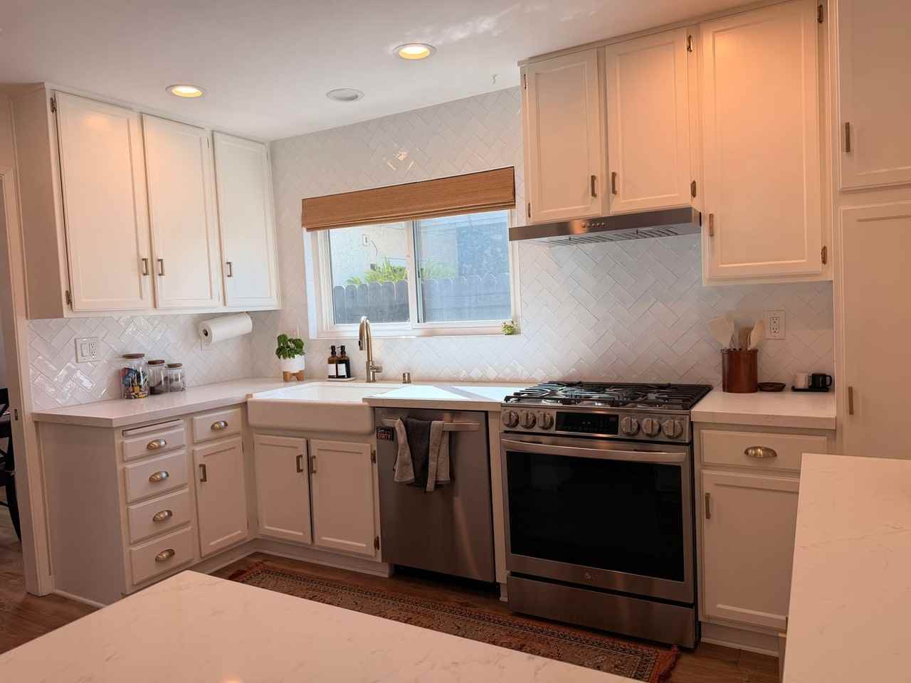 5255 Goldenridge Ct - Photo 7 of 29