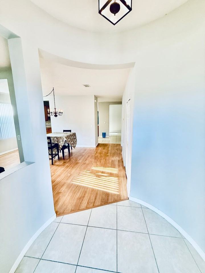 402 Breckenridge Cir Se - Photo 3 of 34