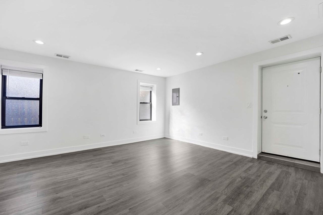 3648 3648 S Paulina CH1 - Photo 5 of 14