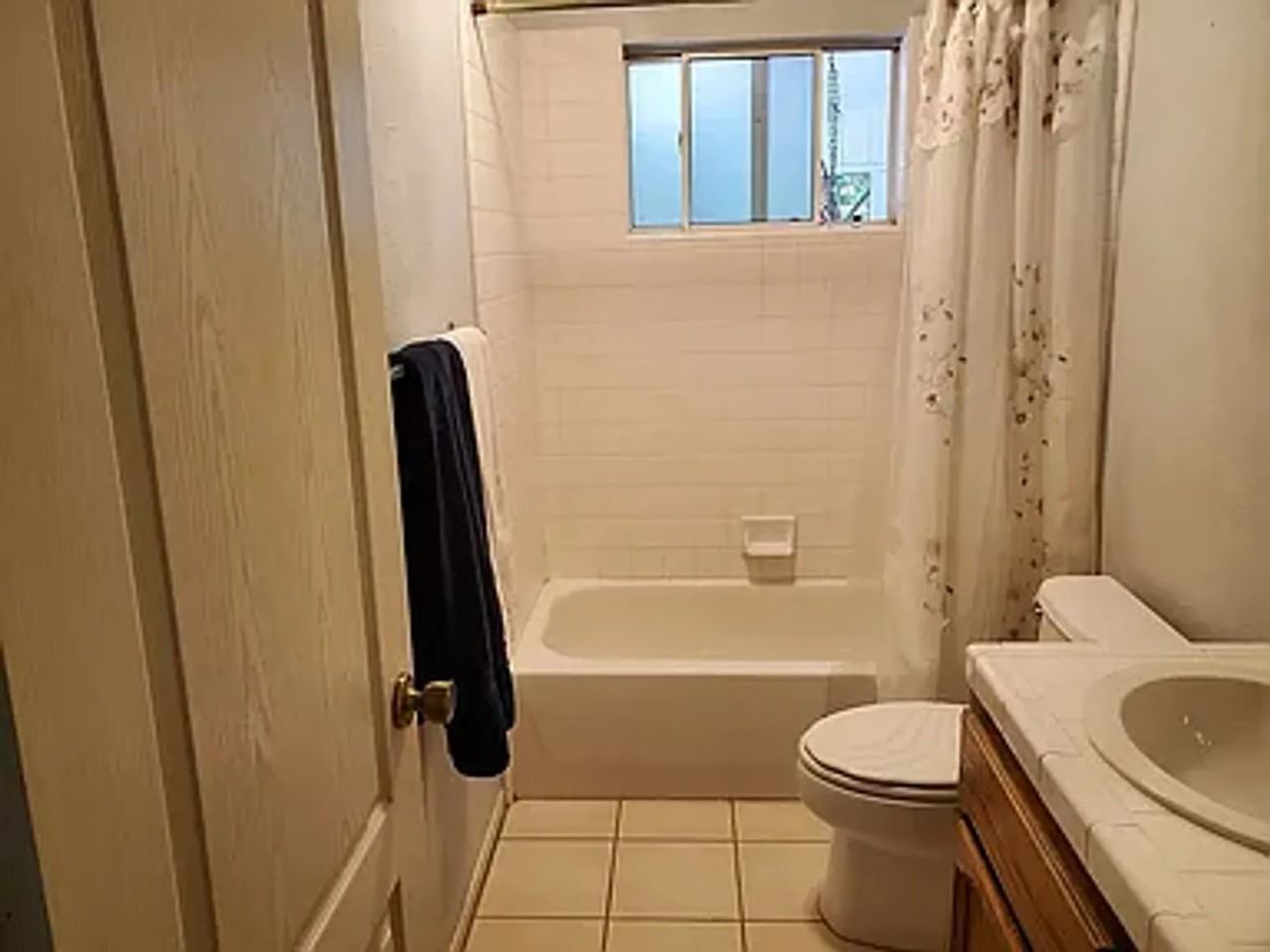 Hangtree Ln - Photo 5 of 8