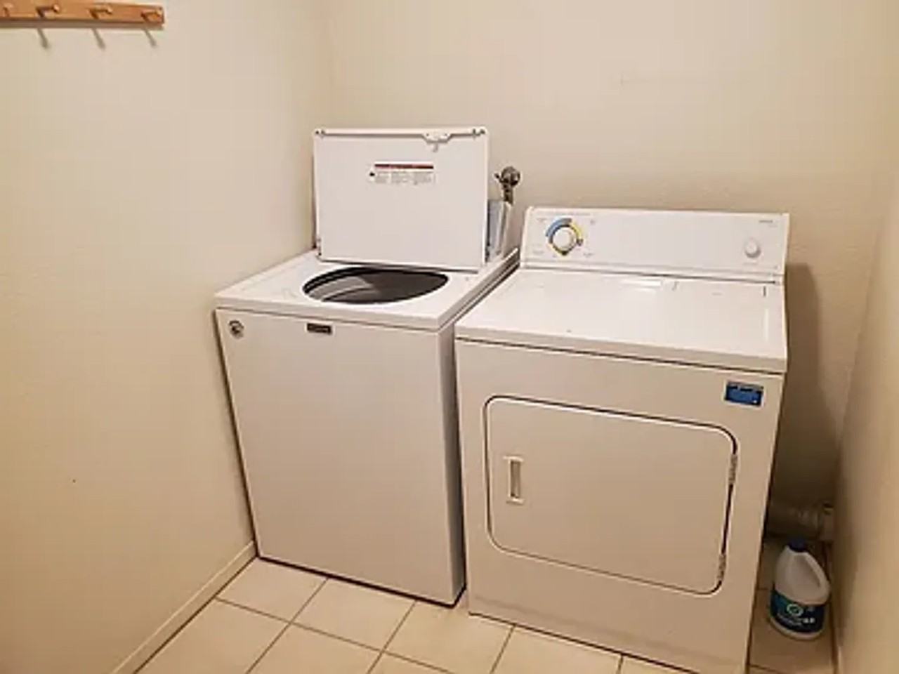 Hangtree Ln - Photo 7 of 8