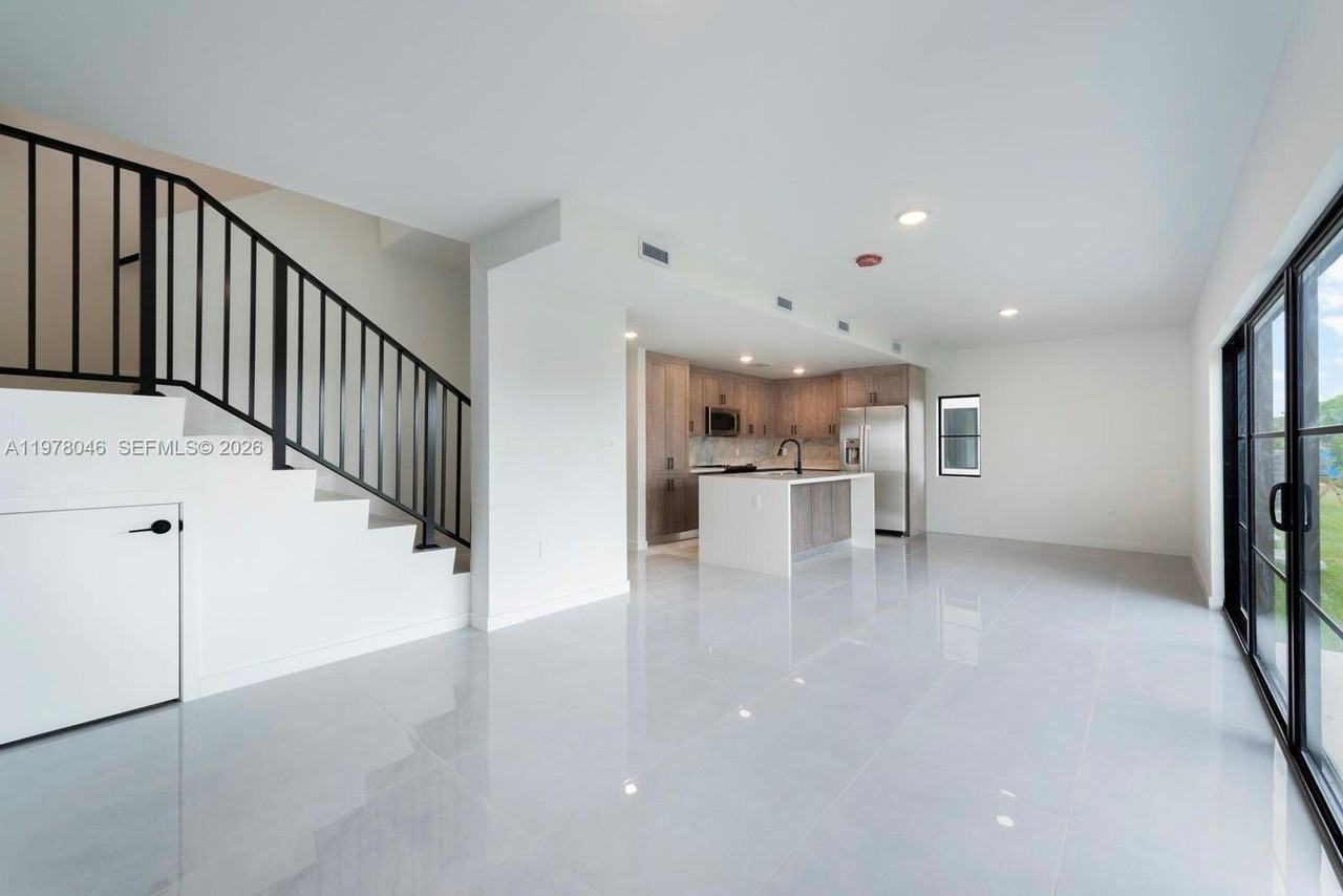 1344 Nw 2nd Ter - Photo 4 of 19