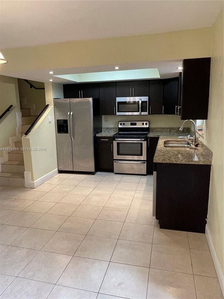 1024 W 79th St - Photo 4 of 15