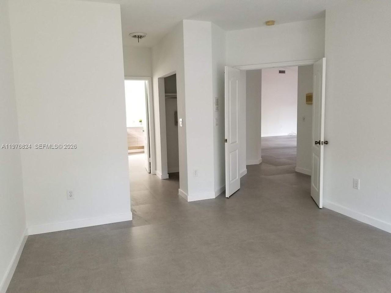 10889 Nw 58th Ter - Photo 6 of 19