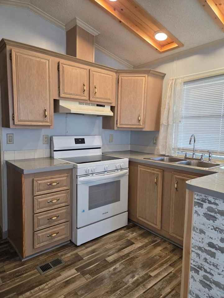 13 Beach Creek Rd - Photo 7 of 16