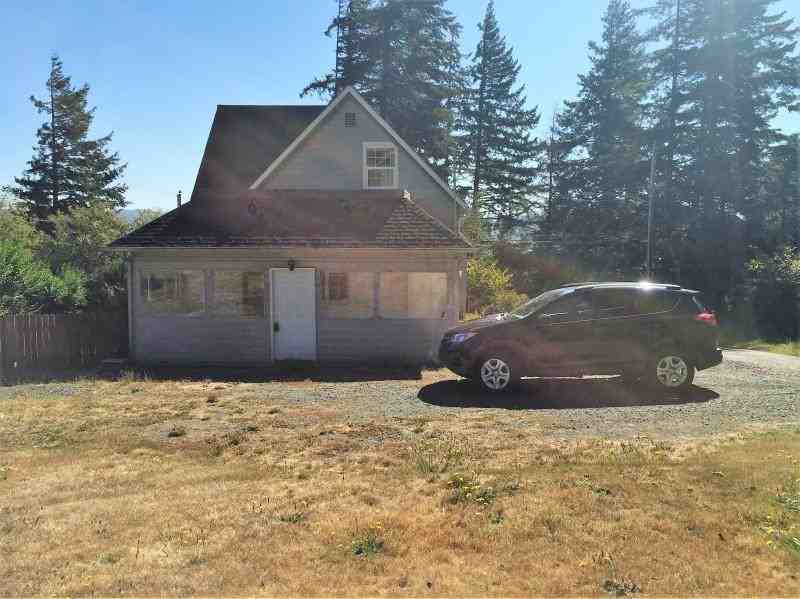 595 S 12th St - Photo 2 of 10