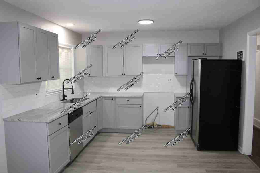 11301 E 47th St - Photo 6 of 22