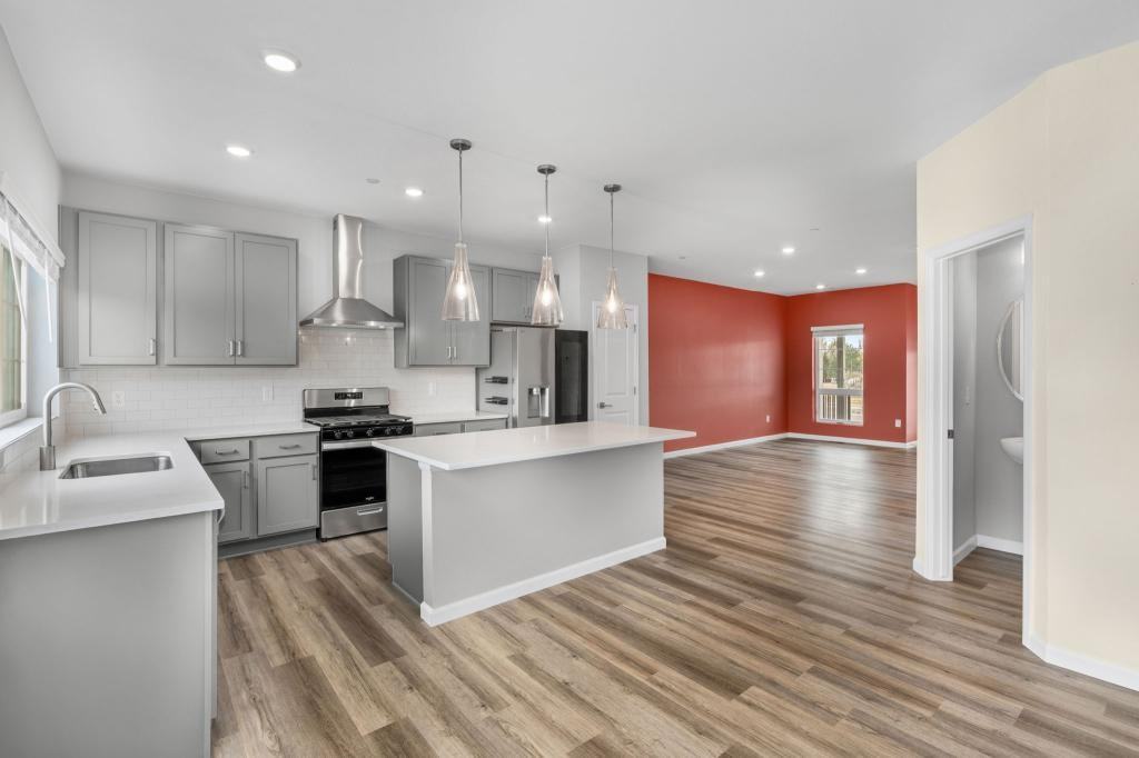 1009 Birdwhistle Ln - Photo 6 of 15