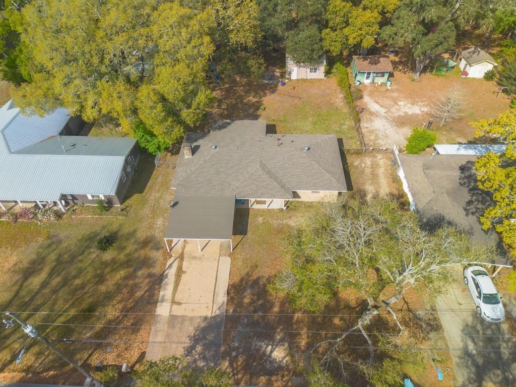 911 Brown St - Photo 2 of 11