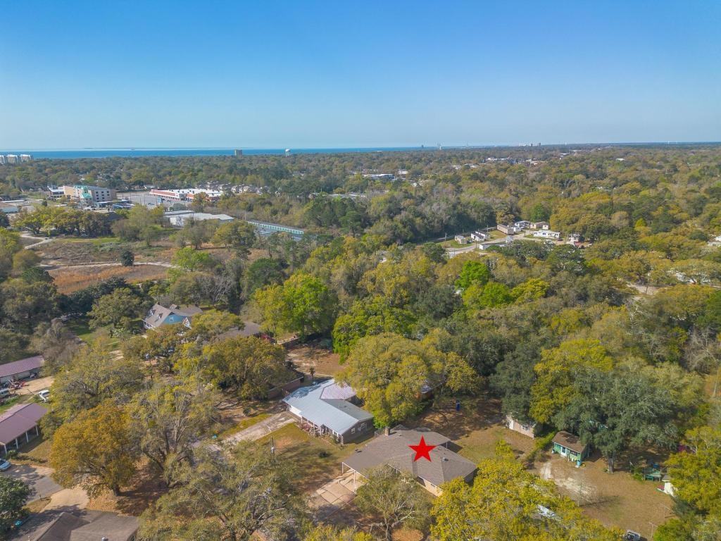 911 Brown St - Photo 3 of 11