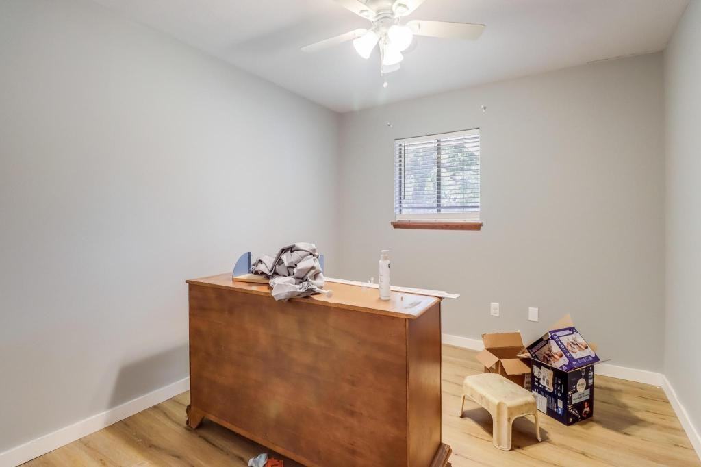 911 Brown St - Photo 5 of 11