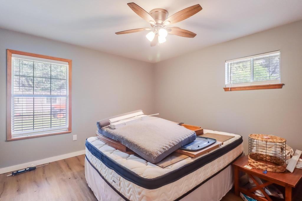 911 Brown St - Photo 7 of 11