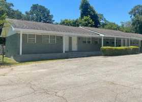 featured image of 731 N Davis Dr