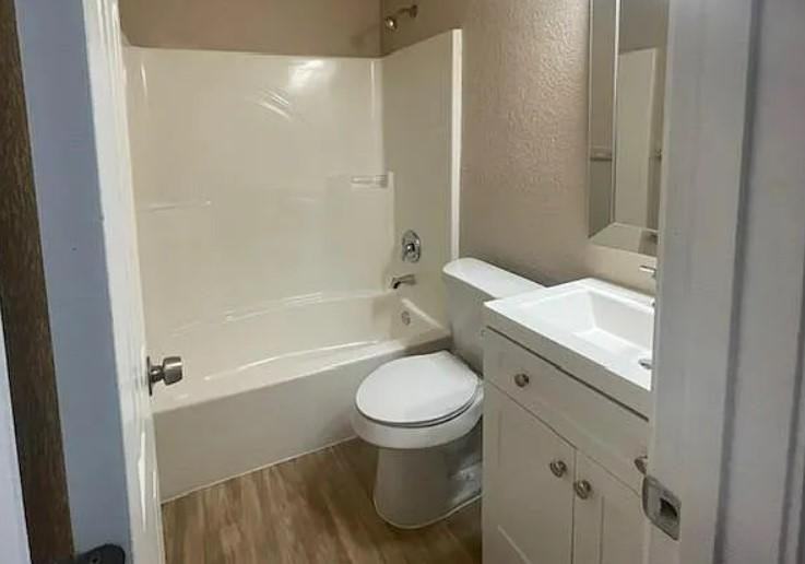 731 N Davis Dr - Photo 2 of 6