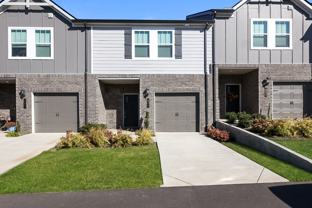 906 906 Oak Ridge Ln - Photo 1 of 1