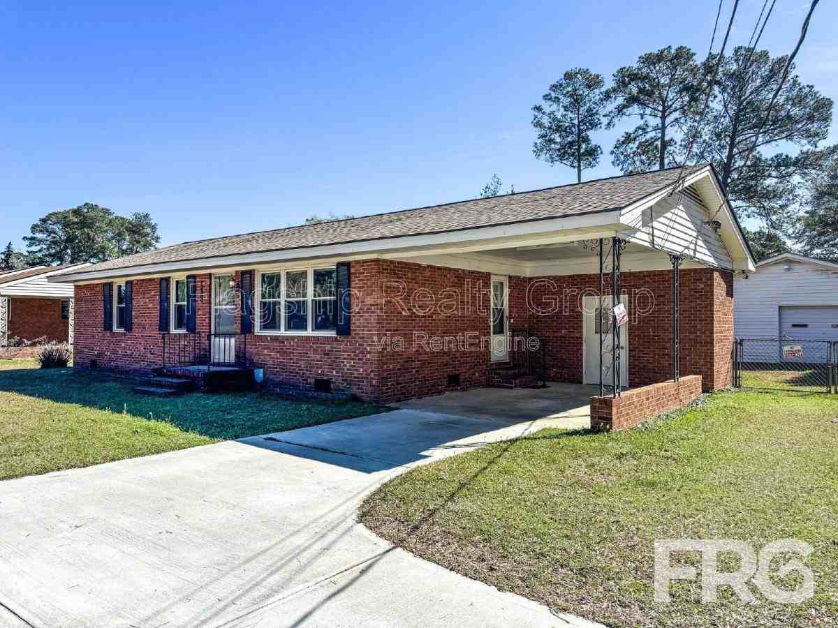 118 Nancy Dr - Photo 2 of 10