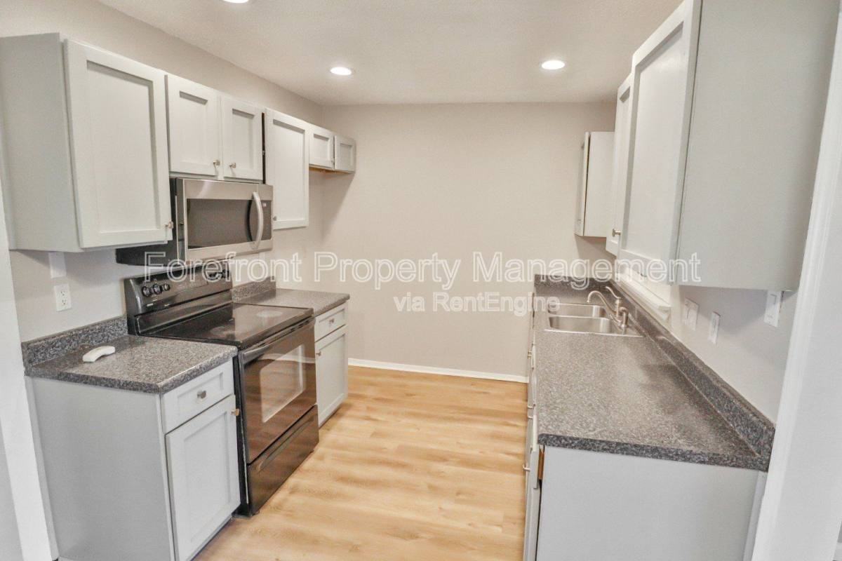 4927 Grey Hawk Dr - Photo 4 of 10