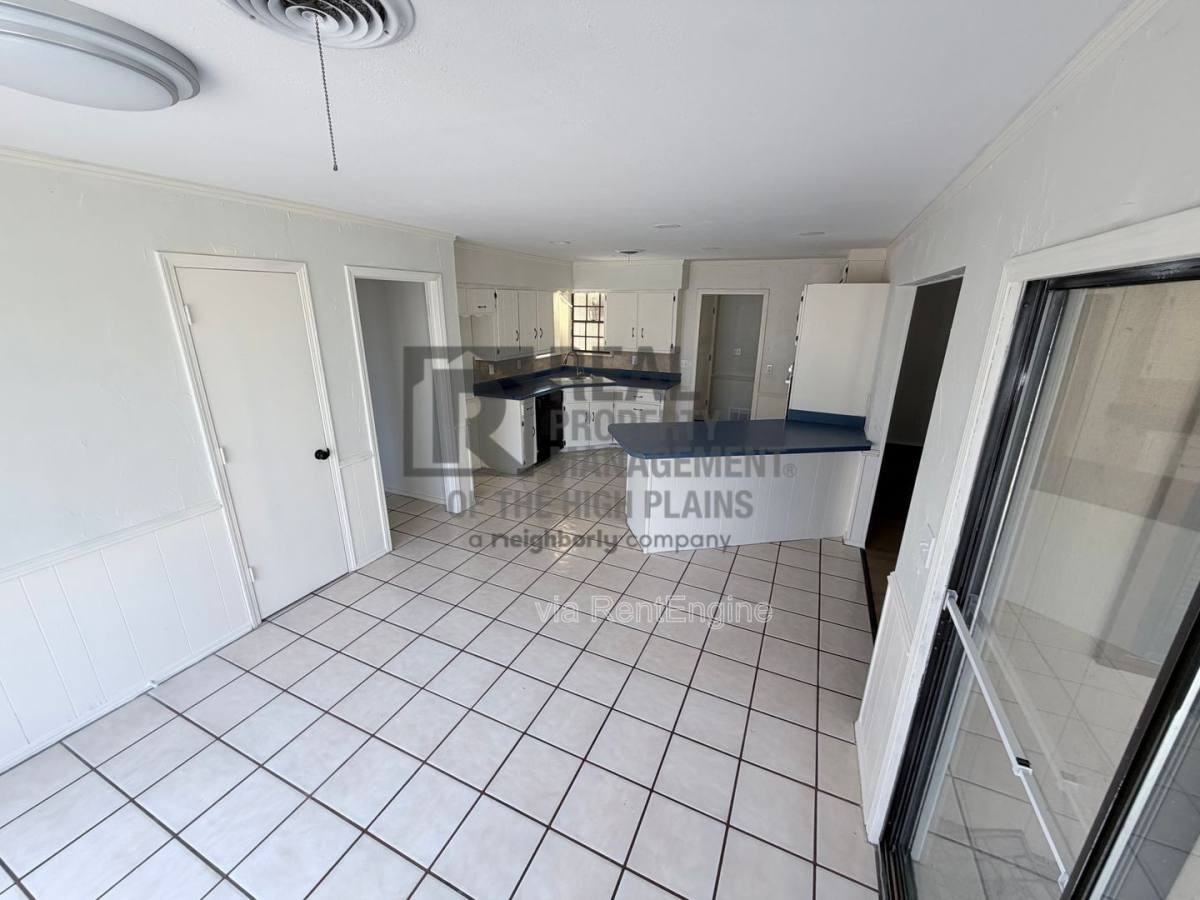 6508 Drexel Rd - Photo 2 of 10