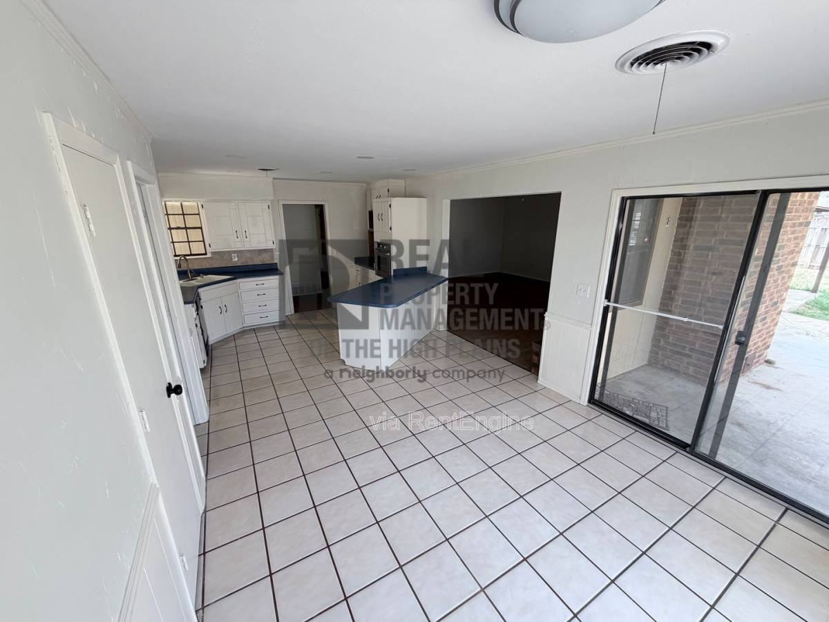 6508 Drexel Rd - Photo 3 of 10