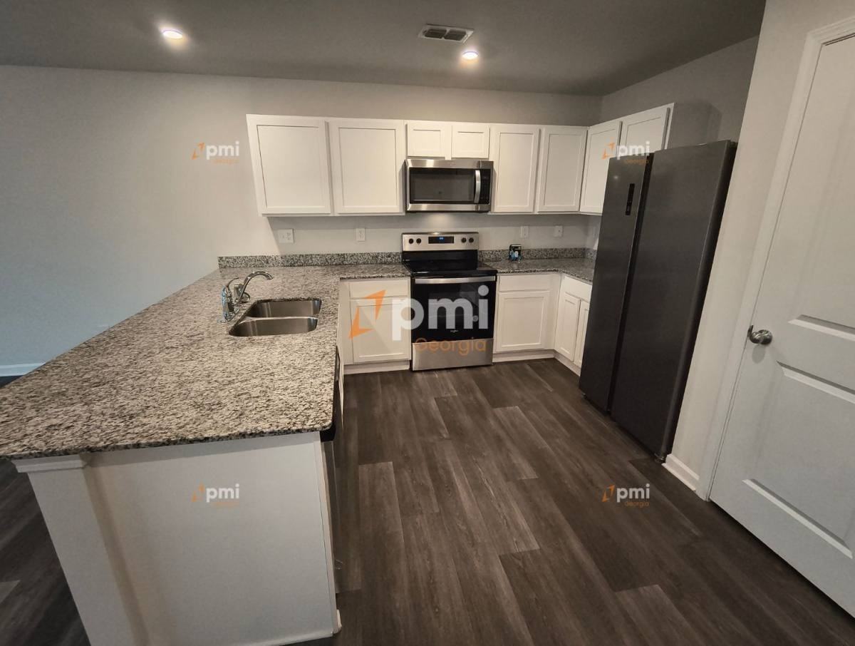 141 Dogwood Ln - Photo 2 of 9