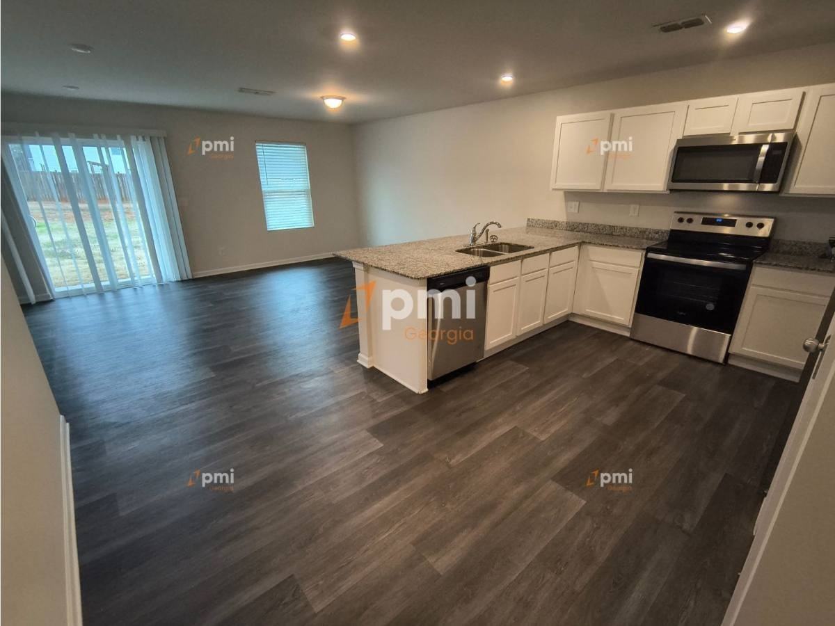 141 Dogwood Ln - Photo 3 of 9