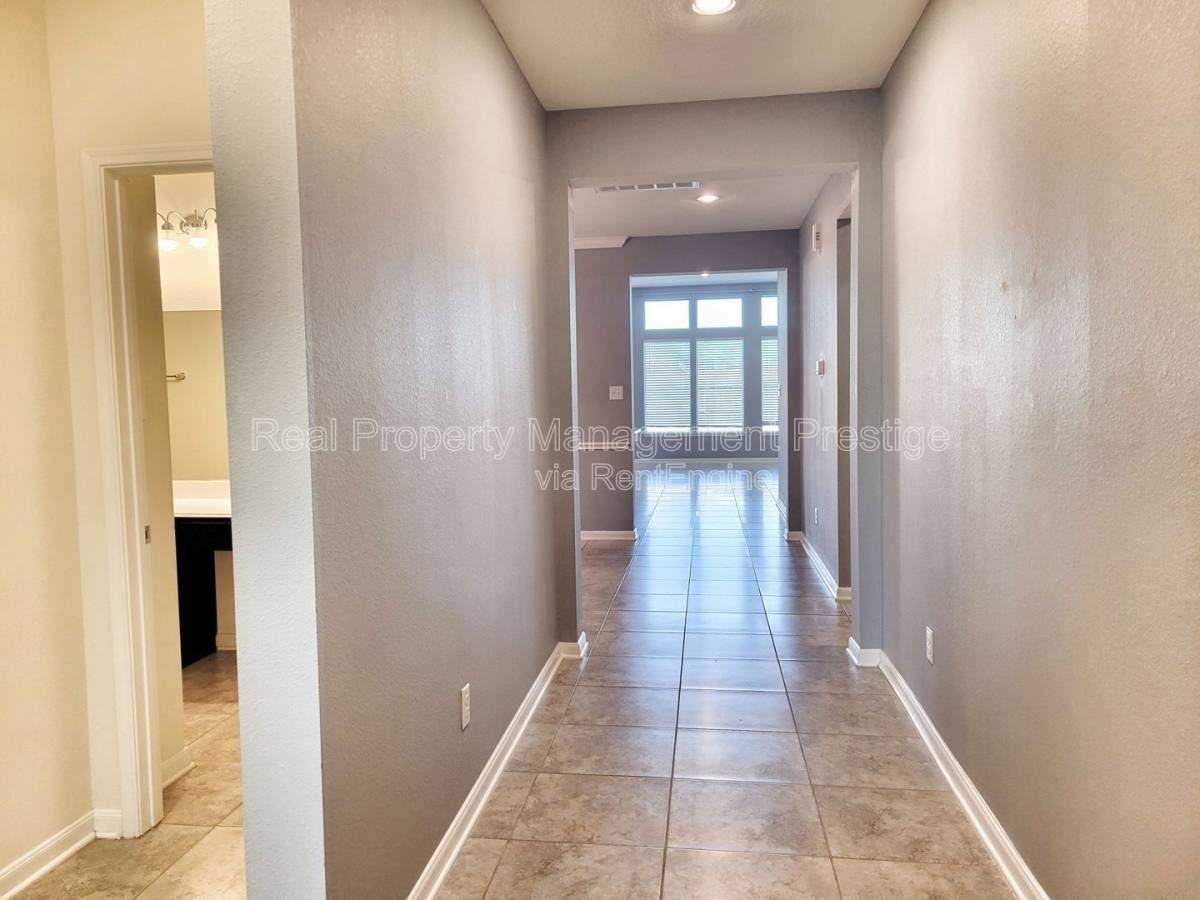 1618 Cintola Ln - Photo 3 of 10