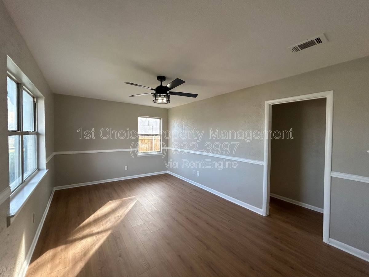 5929 Gayle Dr - Photo 4 of 10