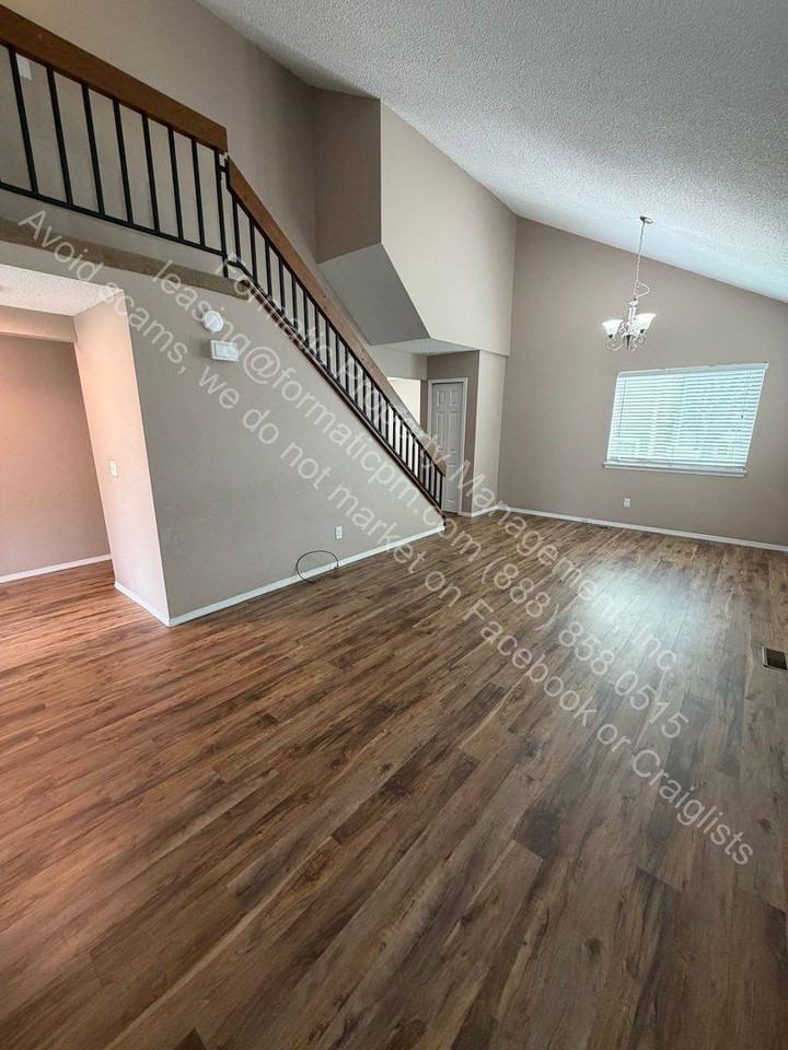 8962 W 89th Pl - Photo 3 of 10