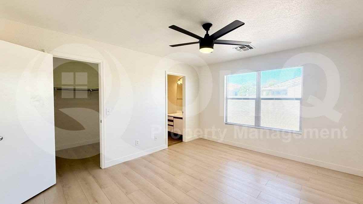 11832 W Roanoke Ave - Photo 3 of 10