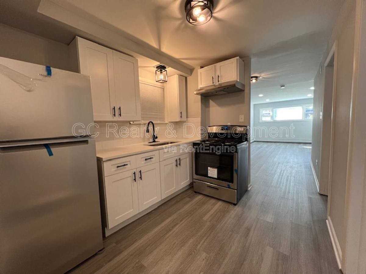 1233 Kenilworth Ave #1 - Photo 2 of 10