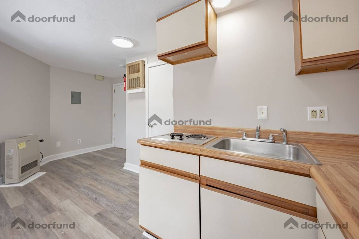 7 Crescent St #4 - Photo 3 of 10