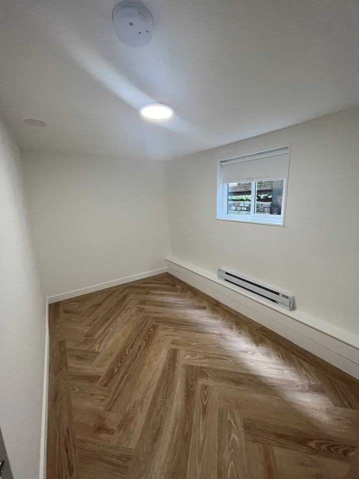 939 E 17th Ave - Photo 5 of 20