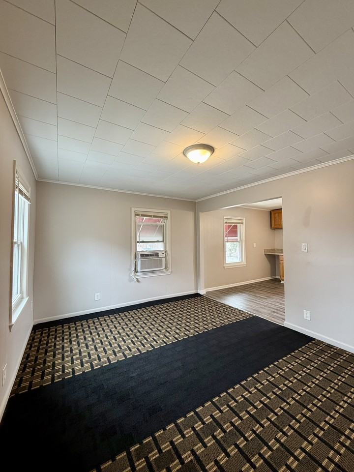 82 Poplar St #2 - Photo 6 of 12