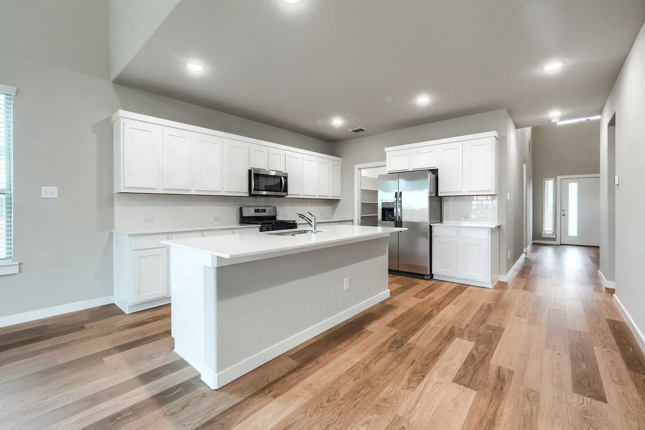 800 Airbender Drive - Photo 7 of 31