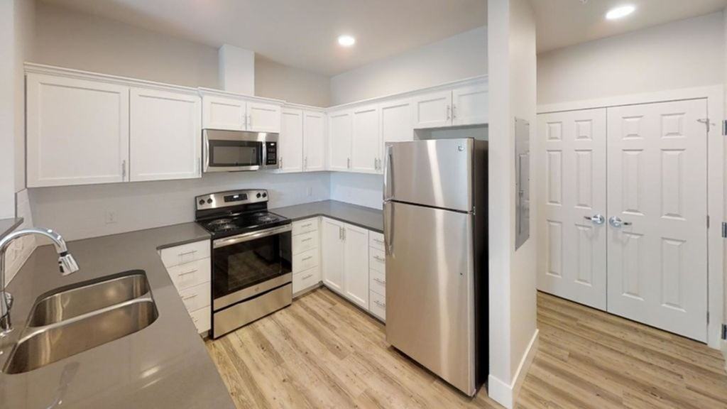 Coug Housing - Photo 3 of 49