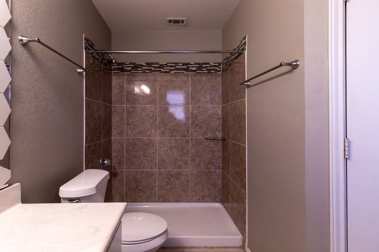 2708 #B - Photo 6 of 28