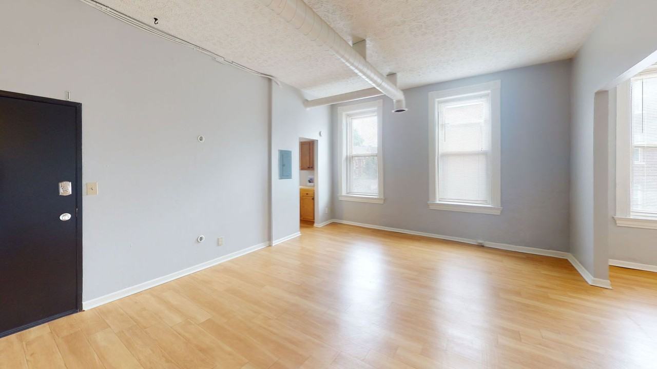 1506 William Howard Taft Rd #4 - Photo 3 of 7